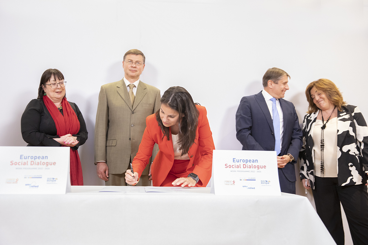 signing-of-the-eusocdia-work-programme-2022-2024_52179935244_o-546